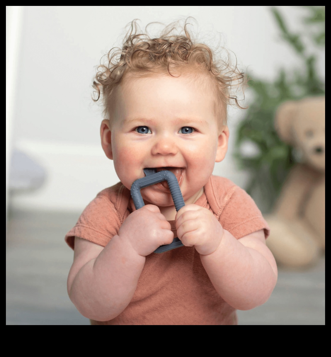 כדורי צ'ירפי מסייעים למסע בקיעת השיניים של תינוקך עם הקלה עדינה וטבעית 4 Chirpy Chewables: עצות בקיעת שיניים להתפתחות בריאה של תינוק