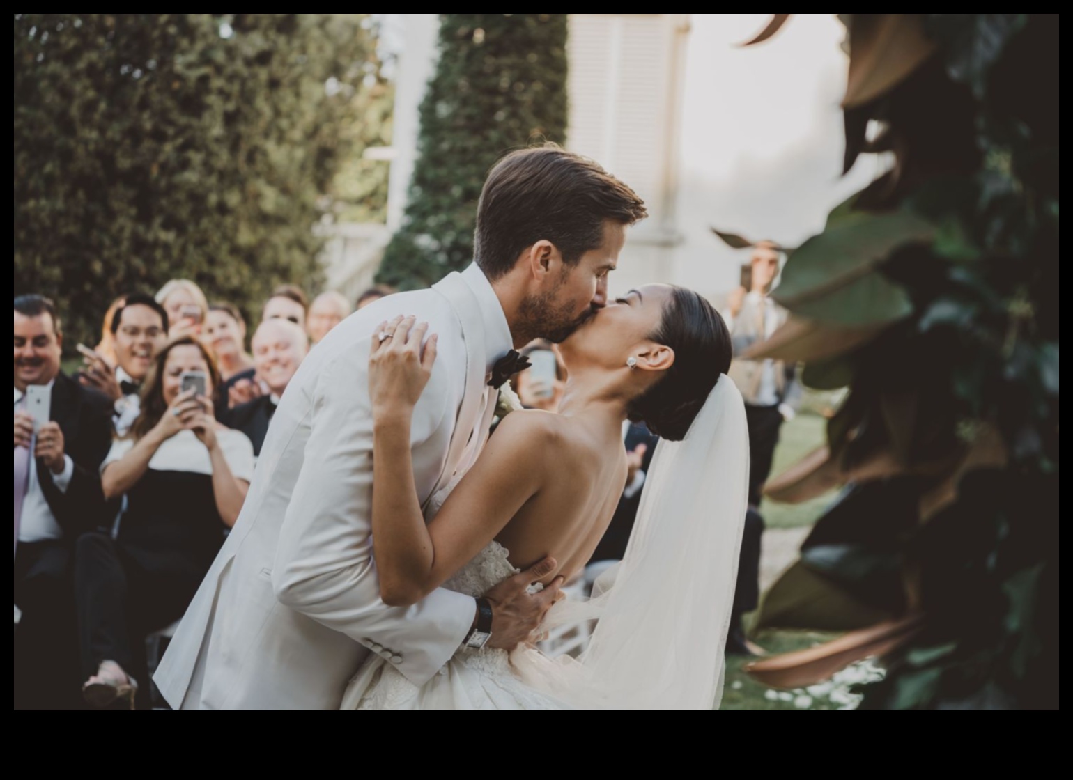 מנדרים לנשיקות סיפור צילום חתונה יצירתי 4 מנדרים לנשיקות: סיפור צילום החתונה שלנו