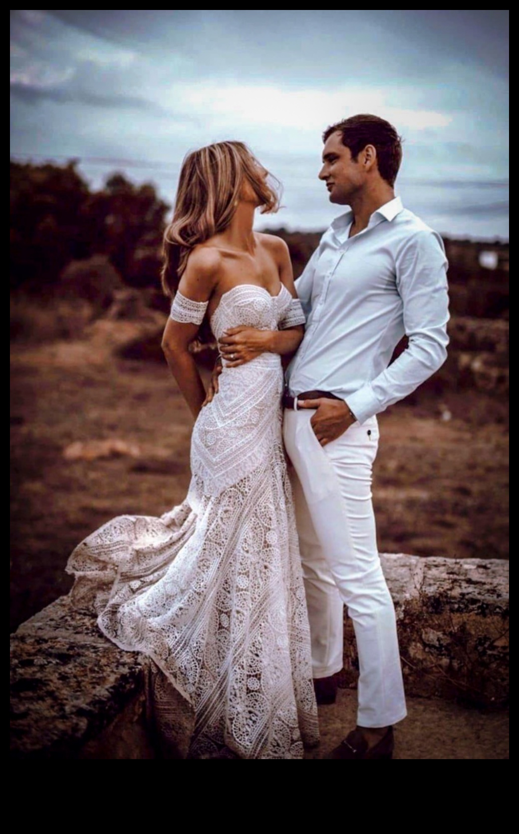 שמלות כלה בוהמיות עם ניואנסים נוודים לכלה המודרנית 4 ניואנסים נוודים: שמלות כלה בוהמיות מעבר לטרנדים