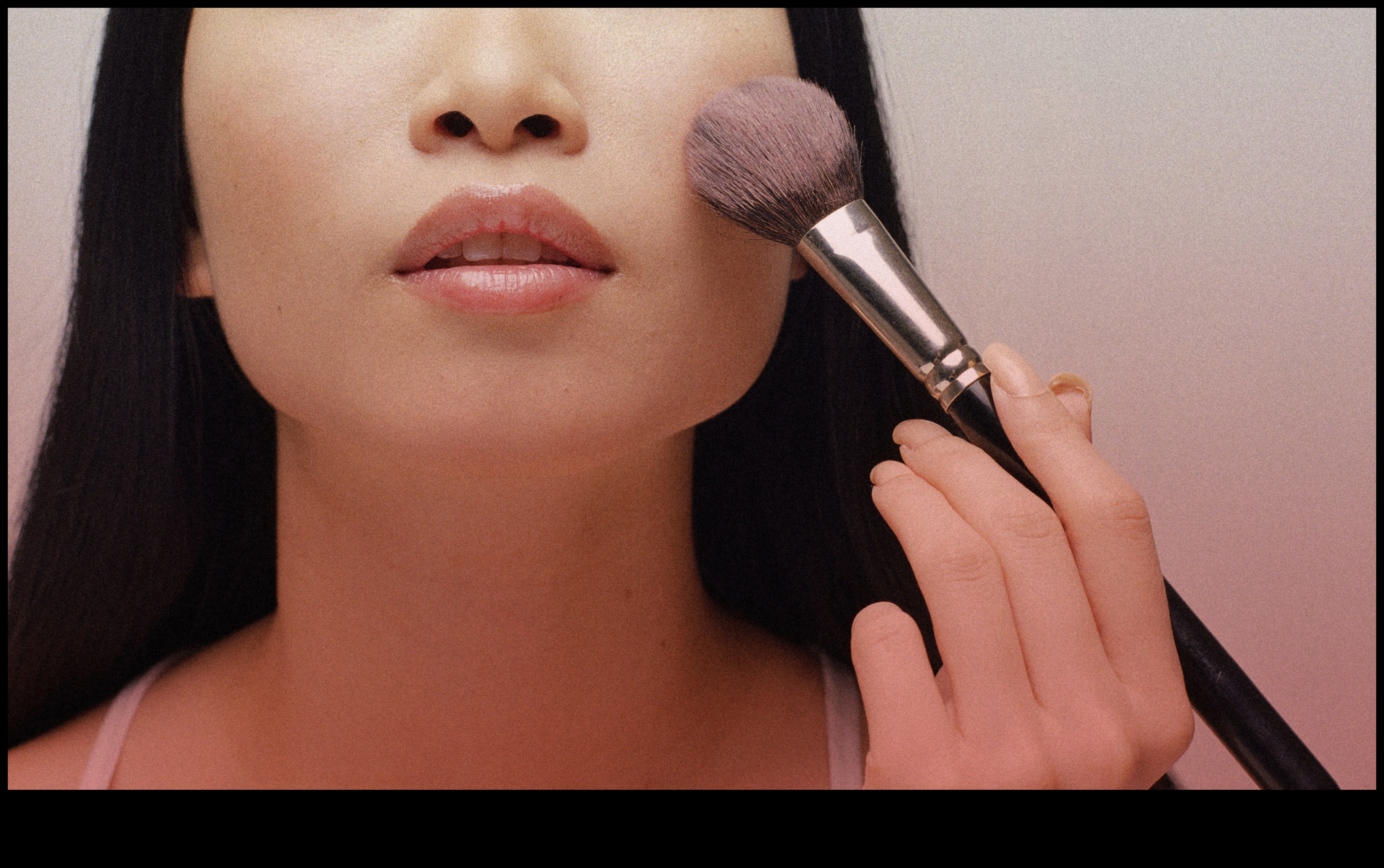 ניקוי כלי איפור מדריך לשמירה על היגיינה לעור בריא 4 ניקוי כלי איפור 101: שמירה על היגיינה לעור בריא