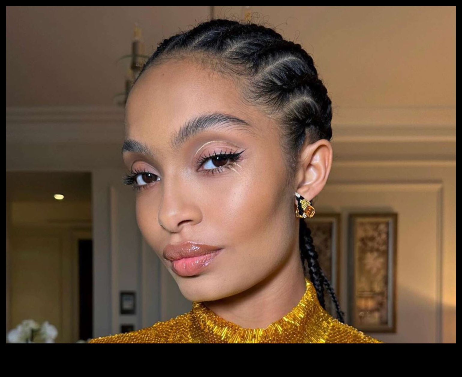 Elegance ללא מאמץ 5 טיפים לאיפור טבעי למראה שיקי וקז'ואל 4 אלגנטיות ללא מאמץ: טיפים לאיפור טבעי למראה קז'ואלי ושיקי