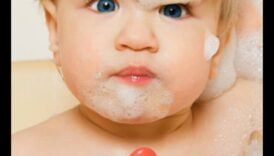 בועות מקפצות: זמן אמבט לתינוק בטוח ומהנה