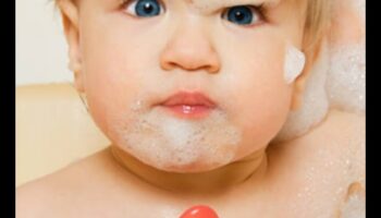 בועות מקפצות: זמן אמבט לתינוק בטוח ומהנה